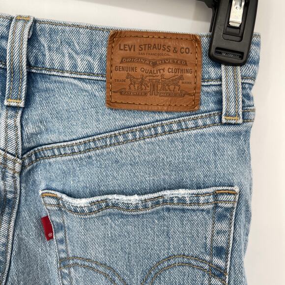 Levi's Premium Ribcage Straight Mid Rise Light Wash Mom Jeans Size 25 Blue - Picture 9 of 13